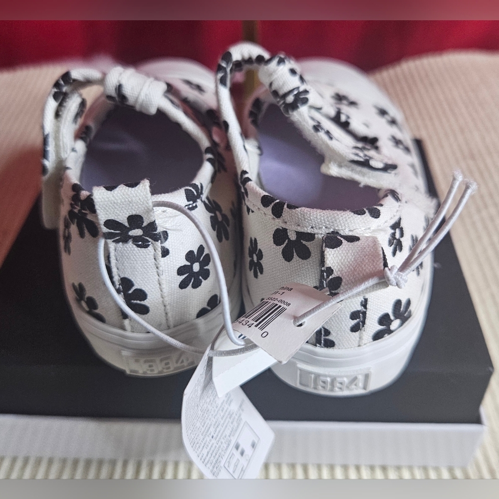 NWT Old Navy Kids Floral Loafers Size US 5 - Picture 4 of 6
